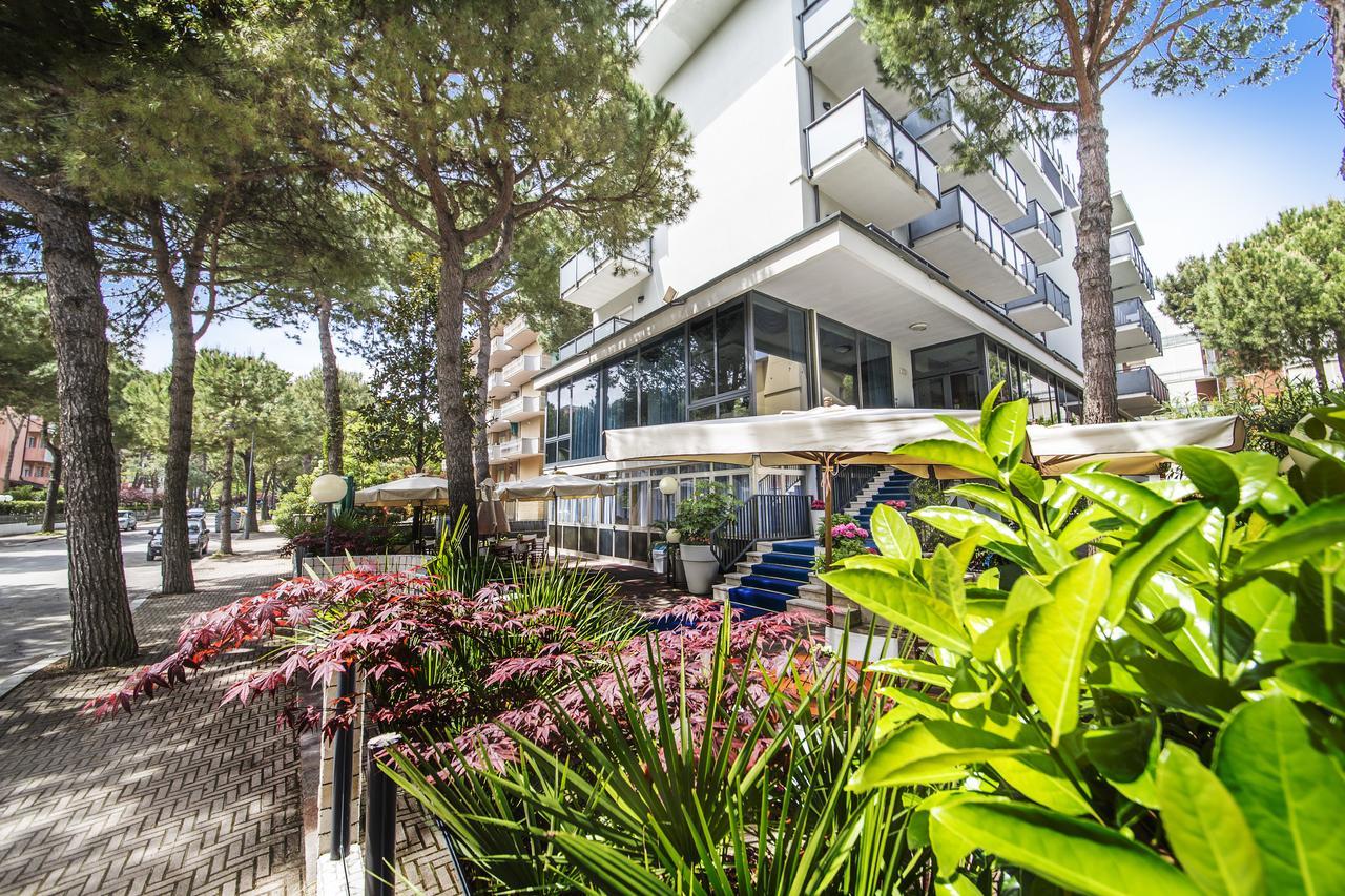 Renzo Hotel Чезенатико Экстерьер фото