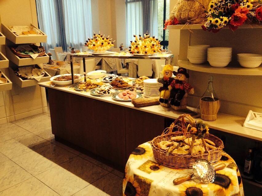 Renzo Hotel Чезенатико Экстерьер фото
